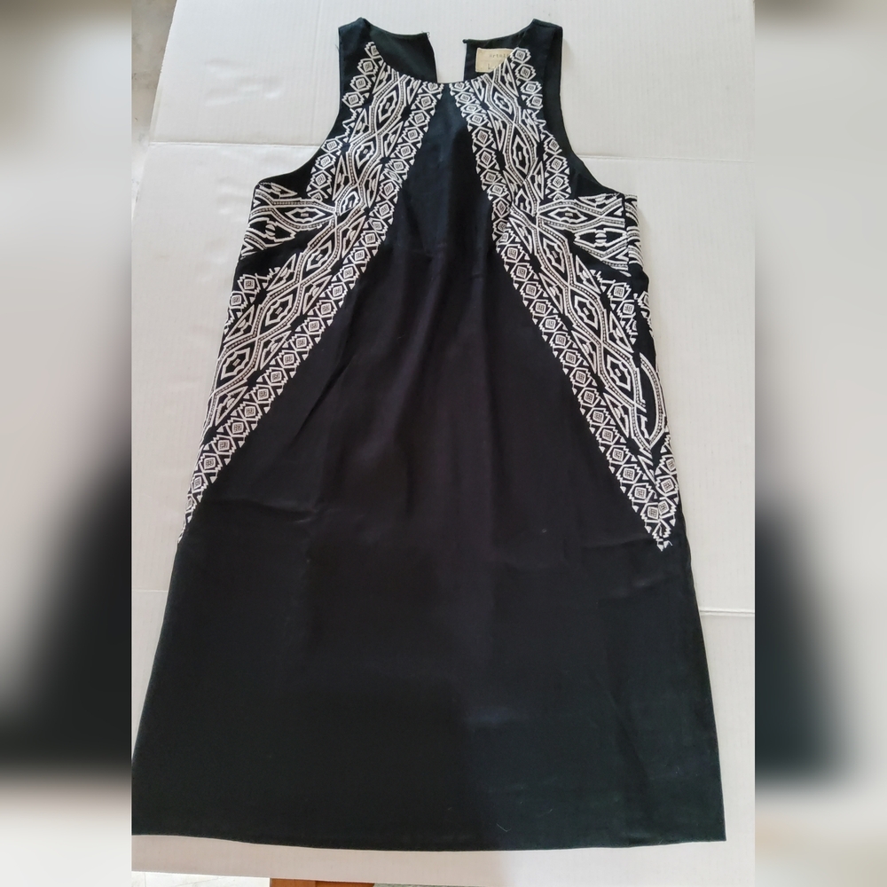 Elegant Black and White Geometric Midi Dress (Artelier By Nicole Miller)